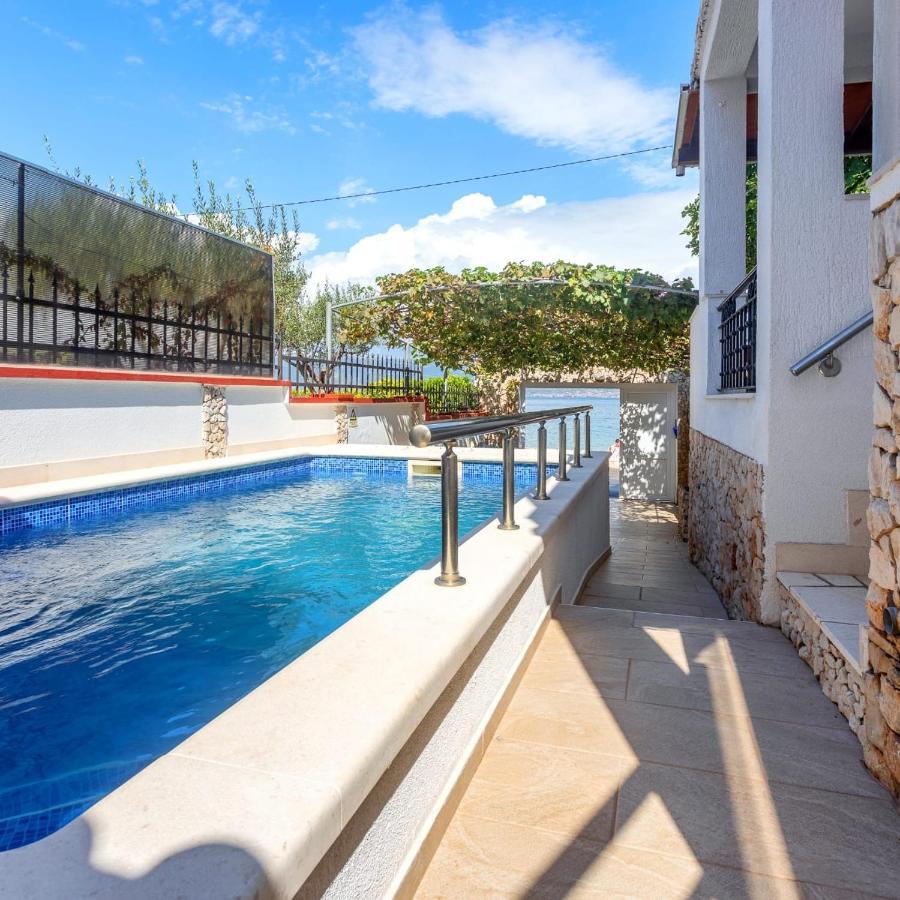 Holiday House Iva Слатине Екстер'єр фото