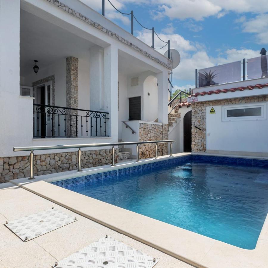 Holiday House Iva Слатине Екстер'єр фото