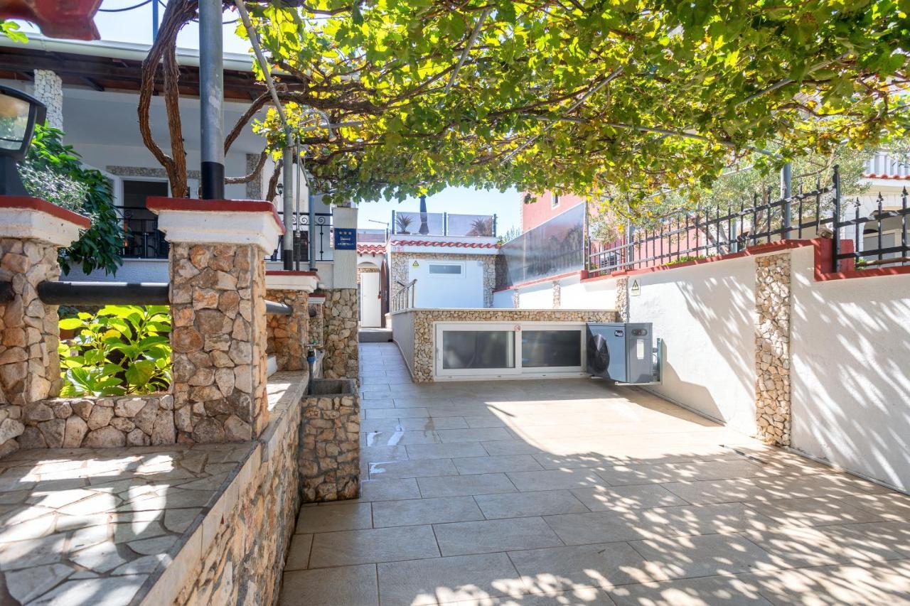 Holiday House Iva Слатине Екстер'єр фото