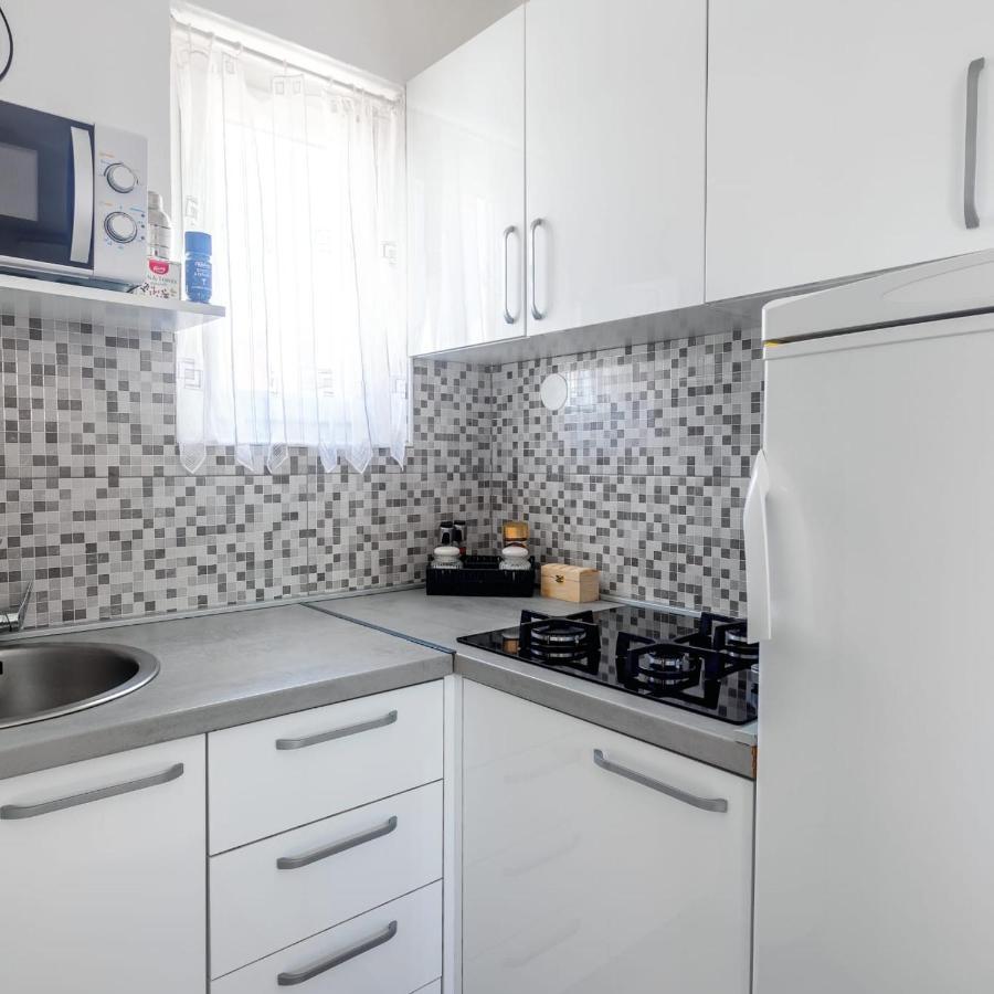 Holiday House Iva Слатине Екстер'єр фото