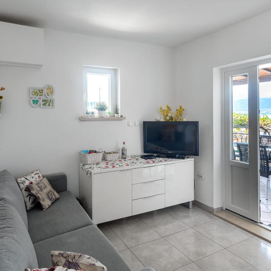 Holiday House Iva Слатине Екстер'єр фото